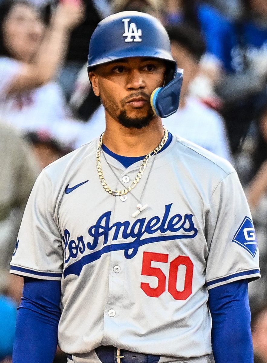 File:Dodgers at Nationals (53676957188) (cropped).jpg - Wikimedia Commons 